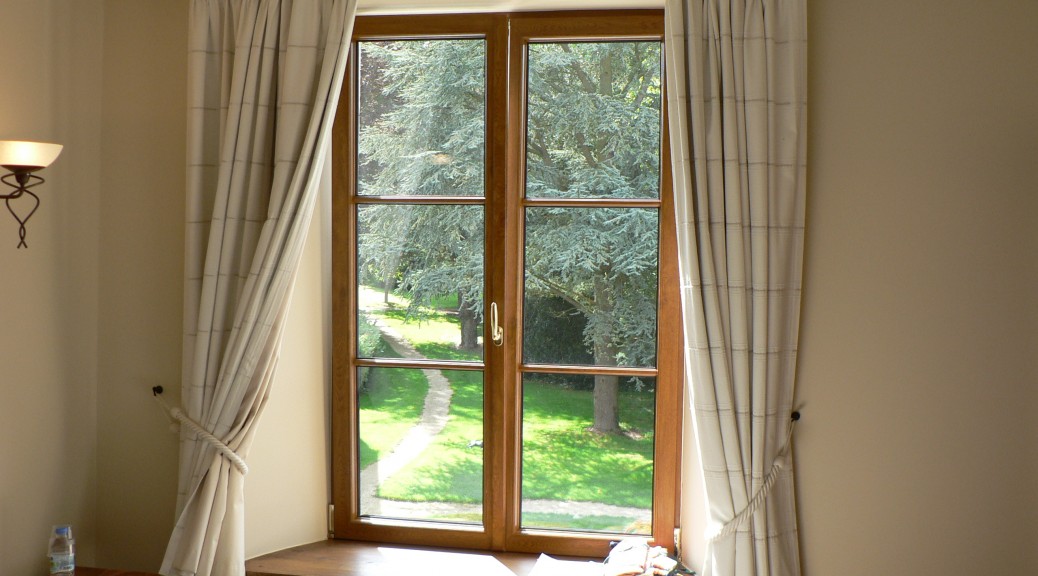 How To Transform Windows Into Room's Focal Point